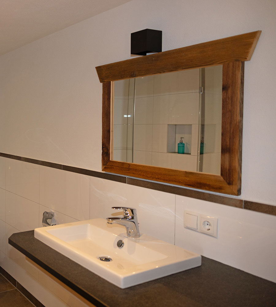 Ferienwohnung-Sundratn-Ausstattung-Badezimmer